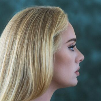Adele “evolui” em seu primeiro clipe em cinco anos Adele “evolui” em seu primeiro clipe em cinco anos