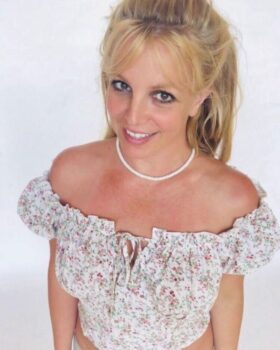 Britney Spears se pronuncia sobre fim da tutela do pai: “Muito a curar” Britney Spears se pronuncia sobre fim da tutela do pai: “Muito a curar”