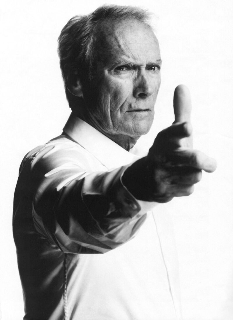 Clint Eastwood vence processo milionário contra indústria farmacêutica
