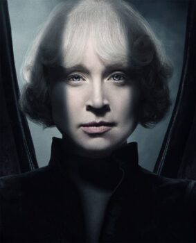 Gwendoline Christie é Lúcifer em pôster da série “The Sandman” Gwendoline Christie é Lúcifer em pôster da série “The Sandman”