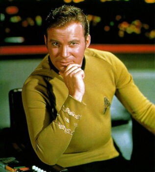 William Shatner, o eterno Capitão Kirk, vai ao espaço aos 90 anos William Shatner, o eterno Capitão Kirk, vai ao espaço aos 90 anos