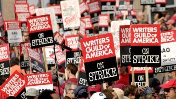 Roteiristas de Hollywood decidiram entrar em greve! Roteiristas de Hollywood decidiram entrar em greve!